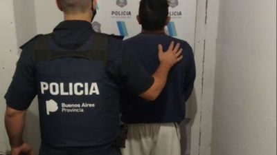 Pegó con cinto a sus dos hijas y lo apresaron