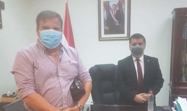 Preocupado por la situación sanitaria, Dani Fleitas se reúne con el Ministro de Salud - Noticiero Paraguay