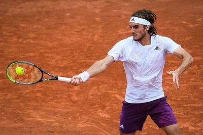 Tsitsipas y Zverev avanzan con paso firme en Roland Garros - Tenis - ABC Color