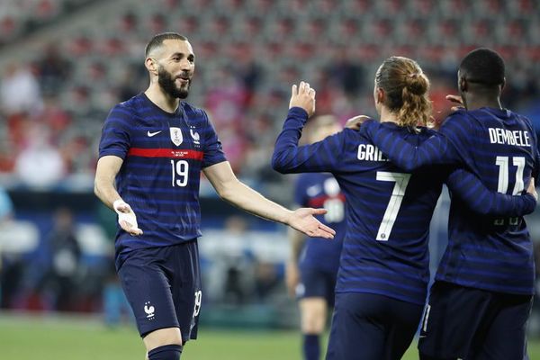 Mbappé y Griezmann eclipsan la vuelta de Benzema, que falló un penal - Fútbol Internacional - ABC Color