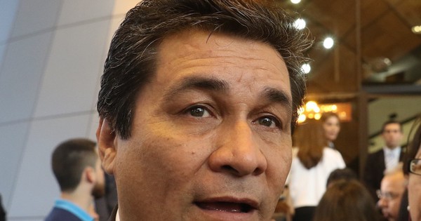 La Nación / Lanzoni es nuevo fichaje liberal para presidir el Senado
