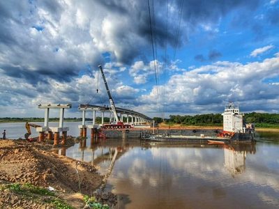 Montan las últimas vigas del puente más largo de Ñeembucú | Ñanduti