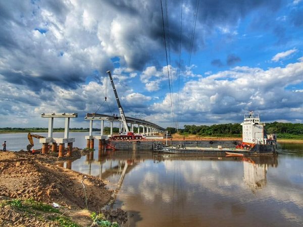 Montan las últimas vigas del puente más largo de Ñeembucú | Ñanduti