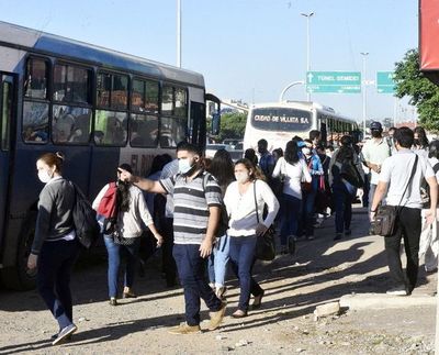 Transportistas dicen que el pasaje debería costar entre G. 4.000 y G. 5.000 - Nacionales - ABC Color