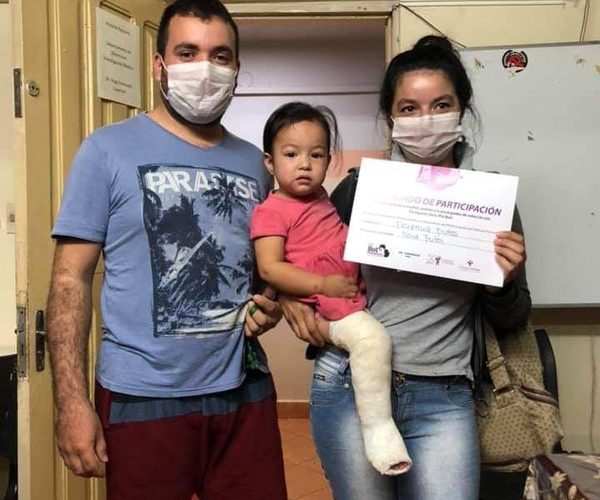 Ayudan a mejorar posición de piecitos mediante tratamiento del PIE BOT en el Hospital Regional de CDE