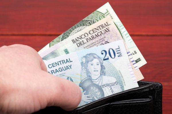 Incremento del salario mínimo estaría en torno a los Gs. 81.000 - MarketData