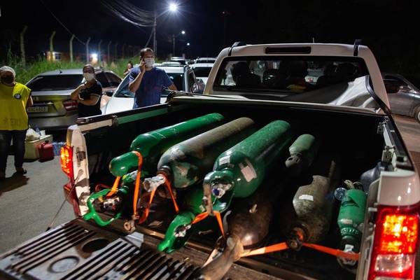COVID-19 en Concepción: La desesperación y la incertidumbre de tener que ir hasta Brasil para recargar balones de oxígeno