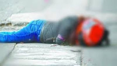 Mujer quedó con lesiones tras chocar con su motocicleta por un perro en la vía pública
