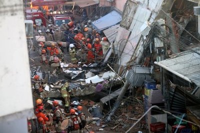 Se derrumbó un edificio de cuatro plantas en Río de Janeiro: murió una niña de dos años | .::Agencia IP::.