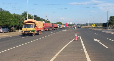 Camioneros se manifiestan en Coronel Oviedo - Noticiero Paraguay