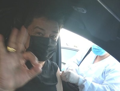 “El Pionero” se vacunó con su primera dosis y completará en julio