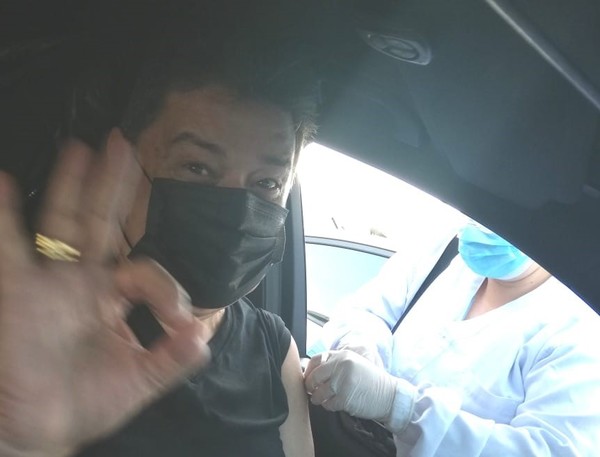 “El Pionero” se vacunó con su primera dosis y completará en julio