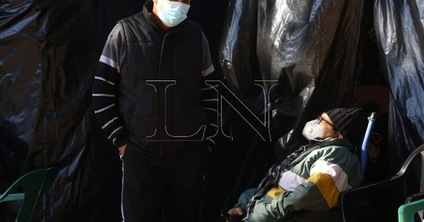 La Nación / Salud pide a familiares de pacientes extremar cuidados en los hospitales