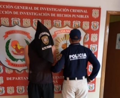 Detienen a supuesto implicado en robo de vehículo