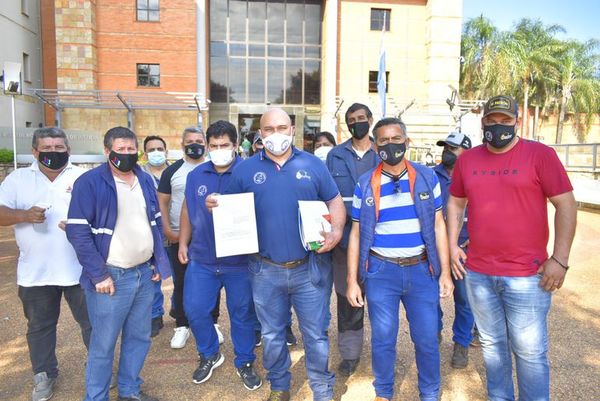 Sobreseen a funcionarios de Petropar que fueron investigados por mortandad de peces - Nacionales - ABC Color