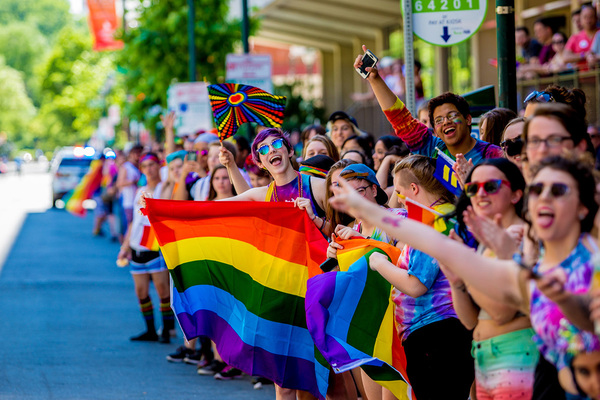 ¿Sabés por qué junio es el mes del orgullo LGTB?