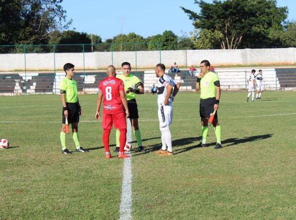 Árbitros de la Primera B - Fútbol de Ascenso de Paraguay - ABC Color