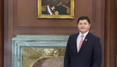 Ejecutivo nombra a Manuel Ochipintti Dalla Fontana como titular del BNF - Noticiero Paraguay