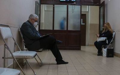 Familiar de paciente covid debe cuidarse y respetar las normas de hospitales, reitera Salud - Nacionales - ABC Color