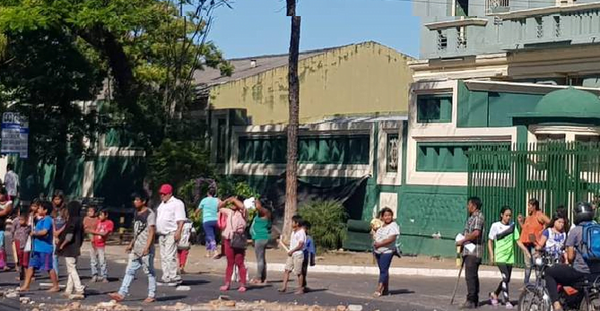INDI repudia actitud de dirigentes de indígenas que cierran accesos a la institución - Noticiero Paraguay