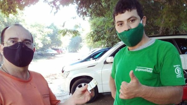 Ejemplo de honestidad: encontró G. 1 millón en el cajero y lo devolvió al dueño
