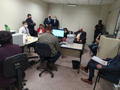 Madre y padrastro de niña desaparecida en Emboscada enfrentarán juicio oral y público - Nacionales - ABC Color