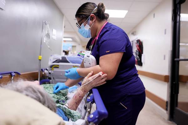 Covid-19: medidas estrictas para familiares de pacientes en hospitales