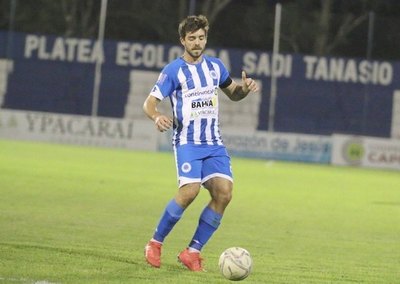 Crónica / FRANCISCO MANENTI: “ANIMALES DEL FÚTBOL AÉREO”