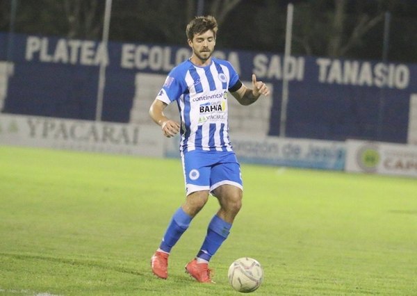 Crónica / FRANCISCO MANENTI: “ANIMALES DEL FÚTBOL AÉREO”