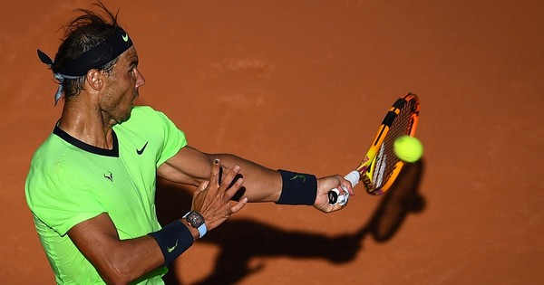 La Nación / Rafael Nadal y Novak Djokovic golpean fuerte