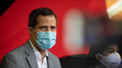 Oposición denuncia ataque con balas a vehículo de Guaidó