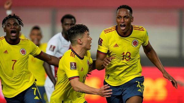 Colombia aprovecha lapsus peruano y golea en Lima