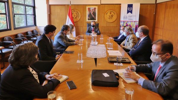 Firma española avanza con proyecto para instalar planta de energía solar