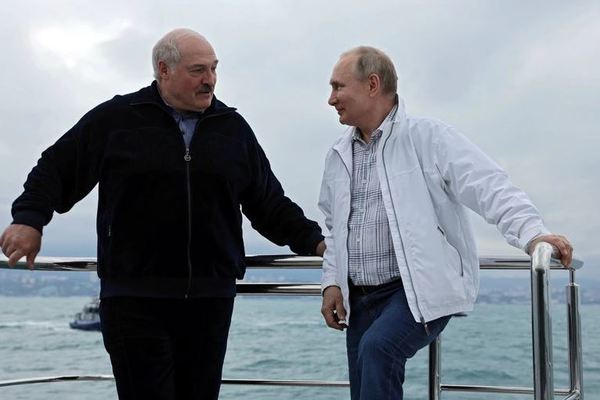 Lukashenko se apoya en Putin y unen inteligencia rusa contra Occidente