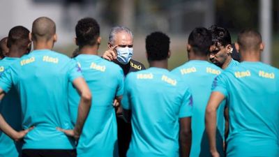 Tite dice que polémica sobre Copa América perjudica a Brasil