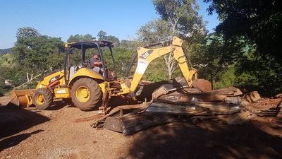 Destruyen 150 embarcaciones incautadas en el este - ABC en el Este - ABC Color