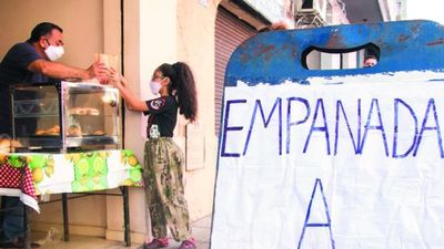 Cocineros recurren a trucos para continuar