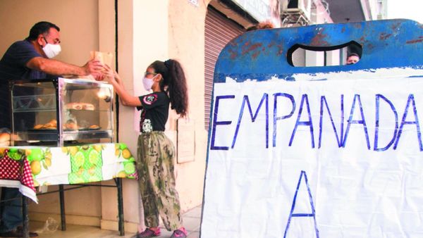 Cocineros recurren a trucos para continuar