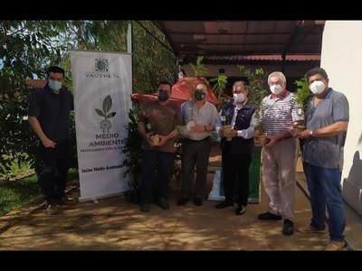 EBY ENTREGÓ PLANTINES AL CLUB DE PESCA PACU CUÁ