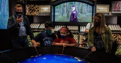 La Nación / Abrió la megatienda de Harry Potter en Nueva York