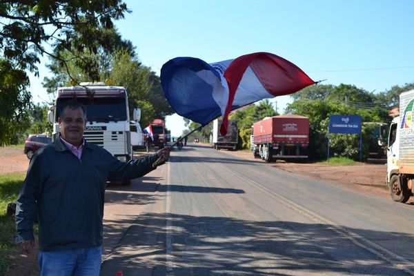 Camioneros levantan el paro con promesa de estudio legislativo de su proyecto de ley - Nacionales - ABC Color