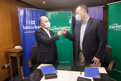 Farmacenter y Banco Basa lanzan una tarjeta especial con múltiples beneficios exclusivos | Ñanduti