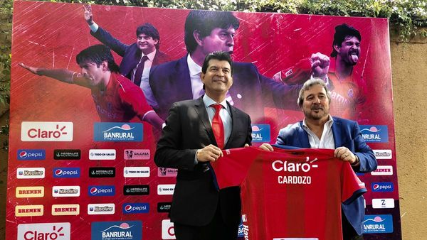 Pepe Cardozo, presentado en el Deportivo Municipal