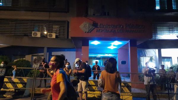 Con manifestación piden justicia para Isaura Bogado - Nacionales - ABC Color