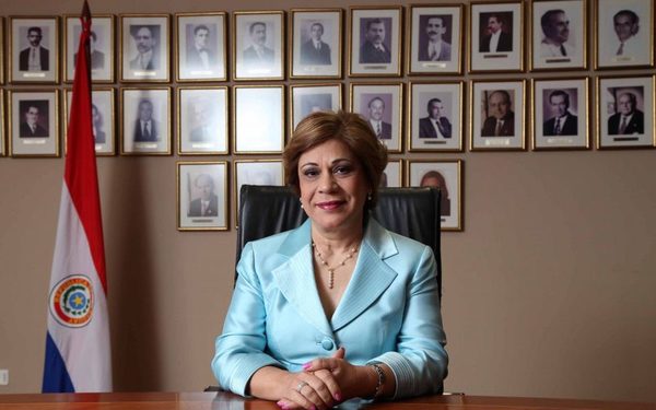 Corte se demora en expedirse sobre caso Itaipú por inhibición de ministra