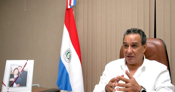 La Nación / Gobernador responsabiliza a liberales de denuncias sobre las facturas falsas