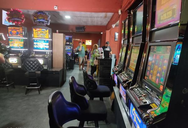 Asaltan casino en Capiatá y se llevan unos G. 20 millones - Nacionales - ABC Color