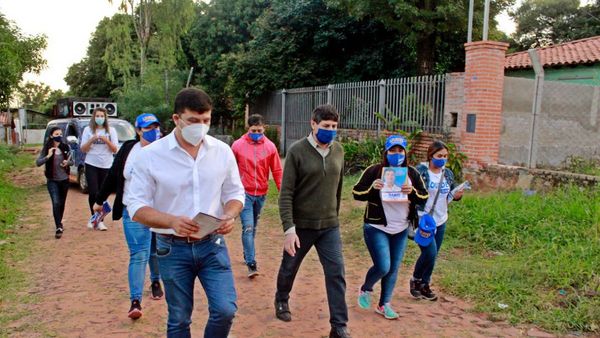 Candidato azul logra amplio consenso en San Antonio