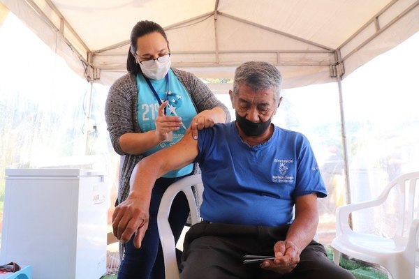 Crónica / ¿DUDAN DE VACUNA? “Muchos prefieren incluso tomar creolina”