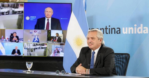 La Nación / Fernández traerá vacunas para Argentina y Paraguay